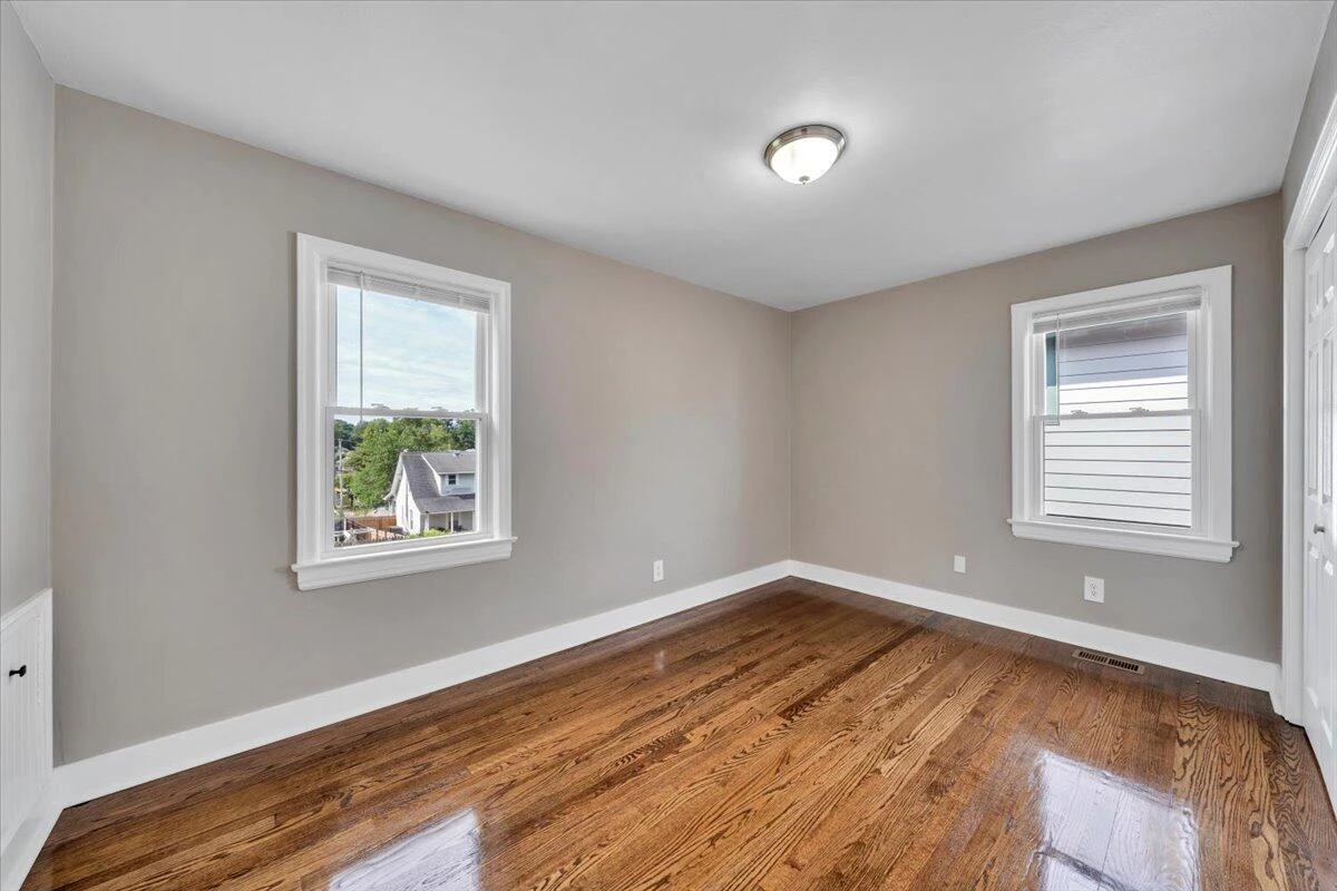 1451 Greenbrier AVE SE - Photo 15
