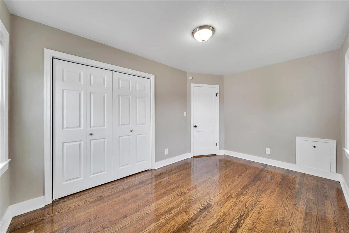 1451 Greenbrier AVE SE - Photo 16