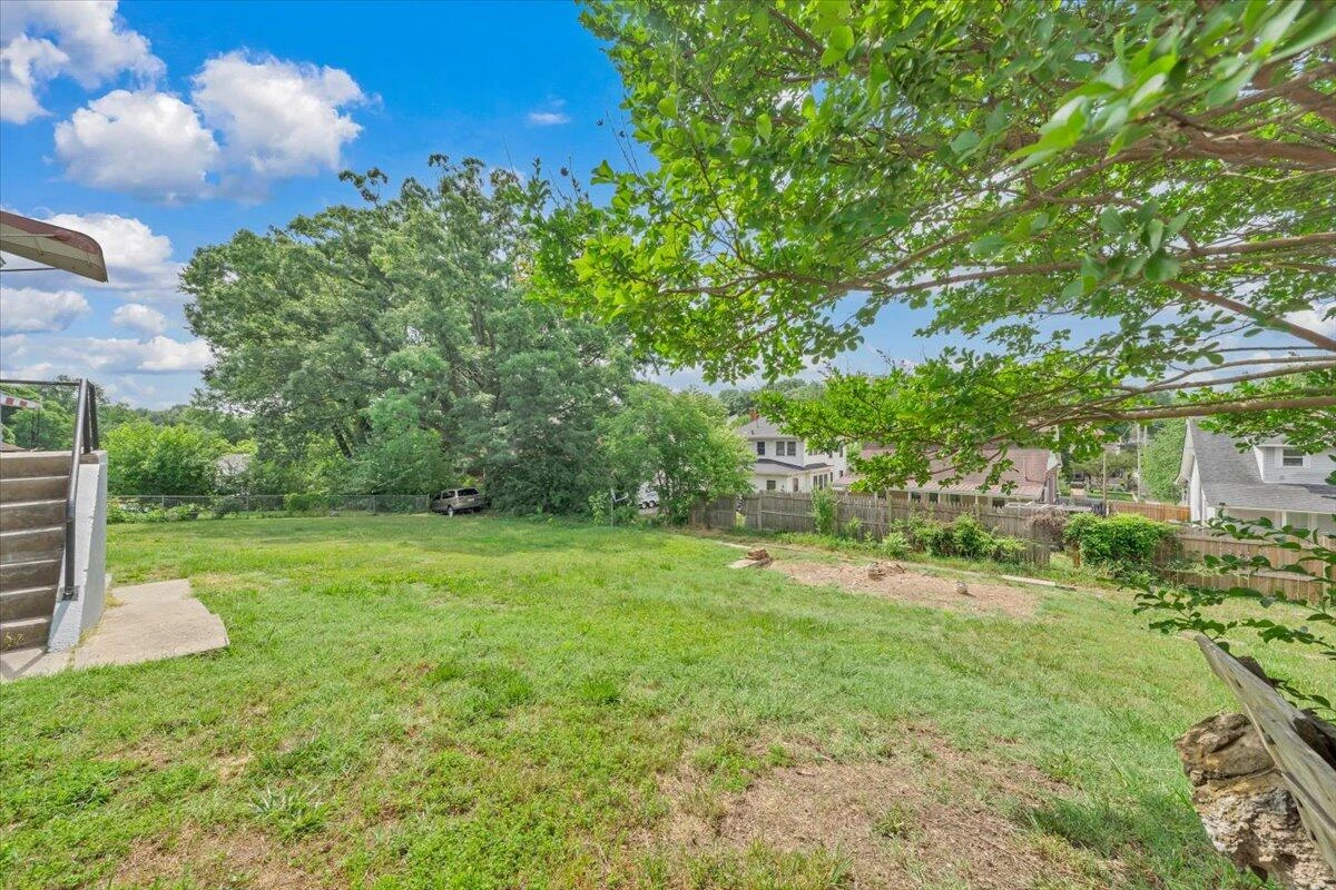 1451 Greenbrier AVE SE - Photo 18
