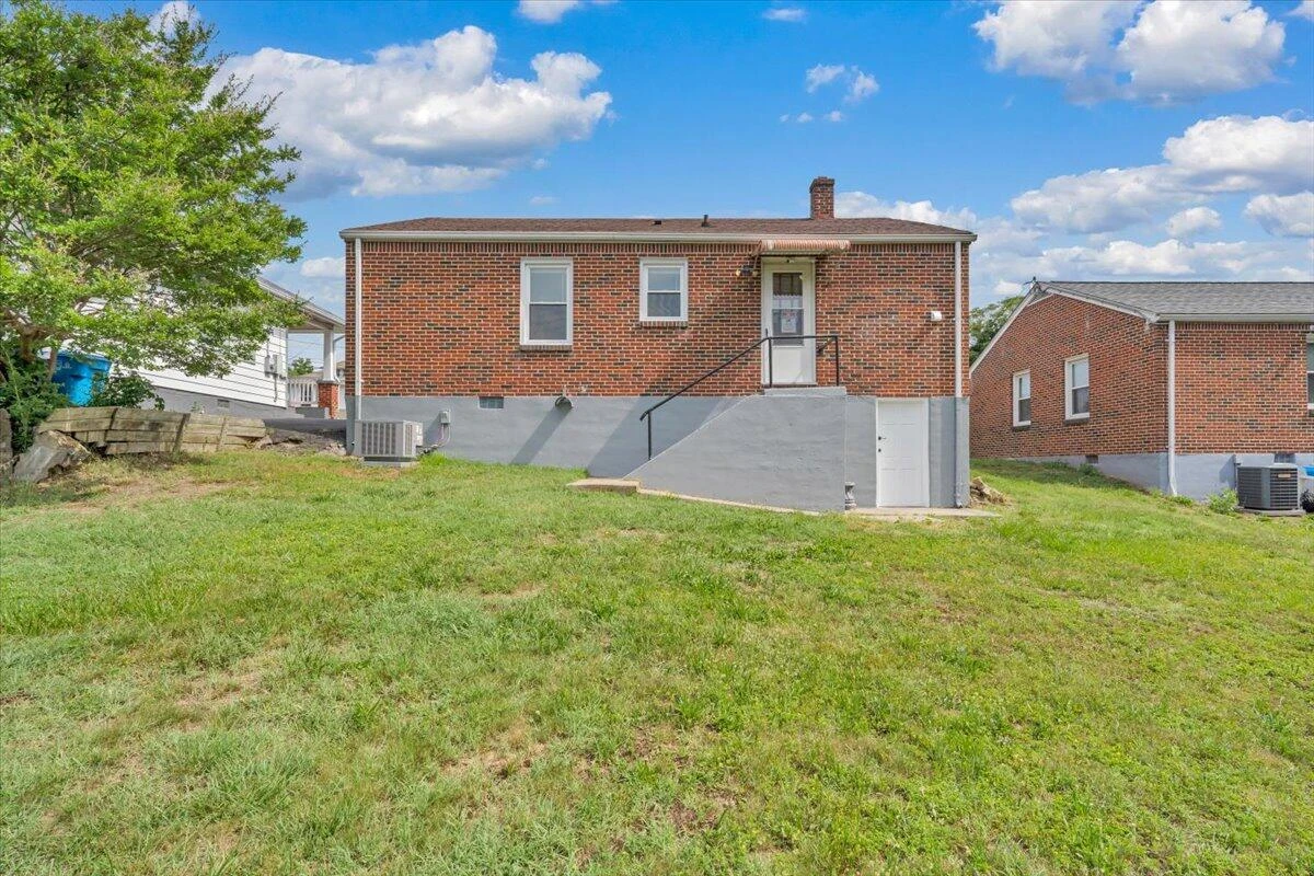 1451 Greenbrier AVE SE - Photo 20