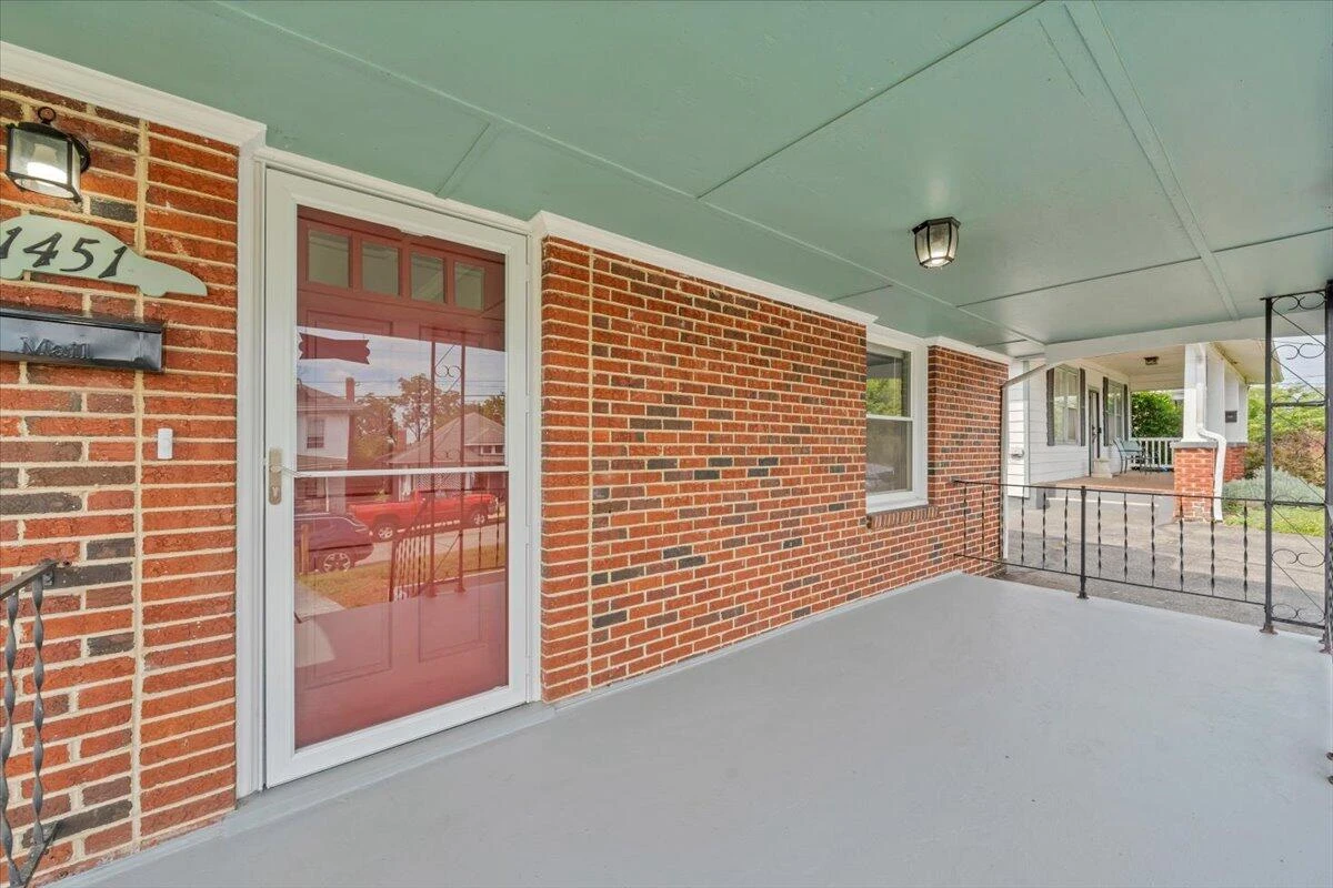 1451 Greenbrier AVE SE - Photo 25
