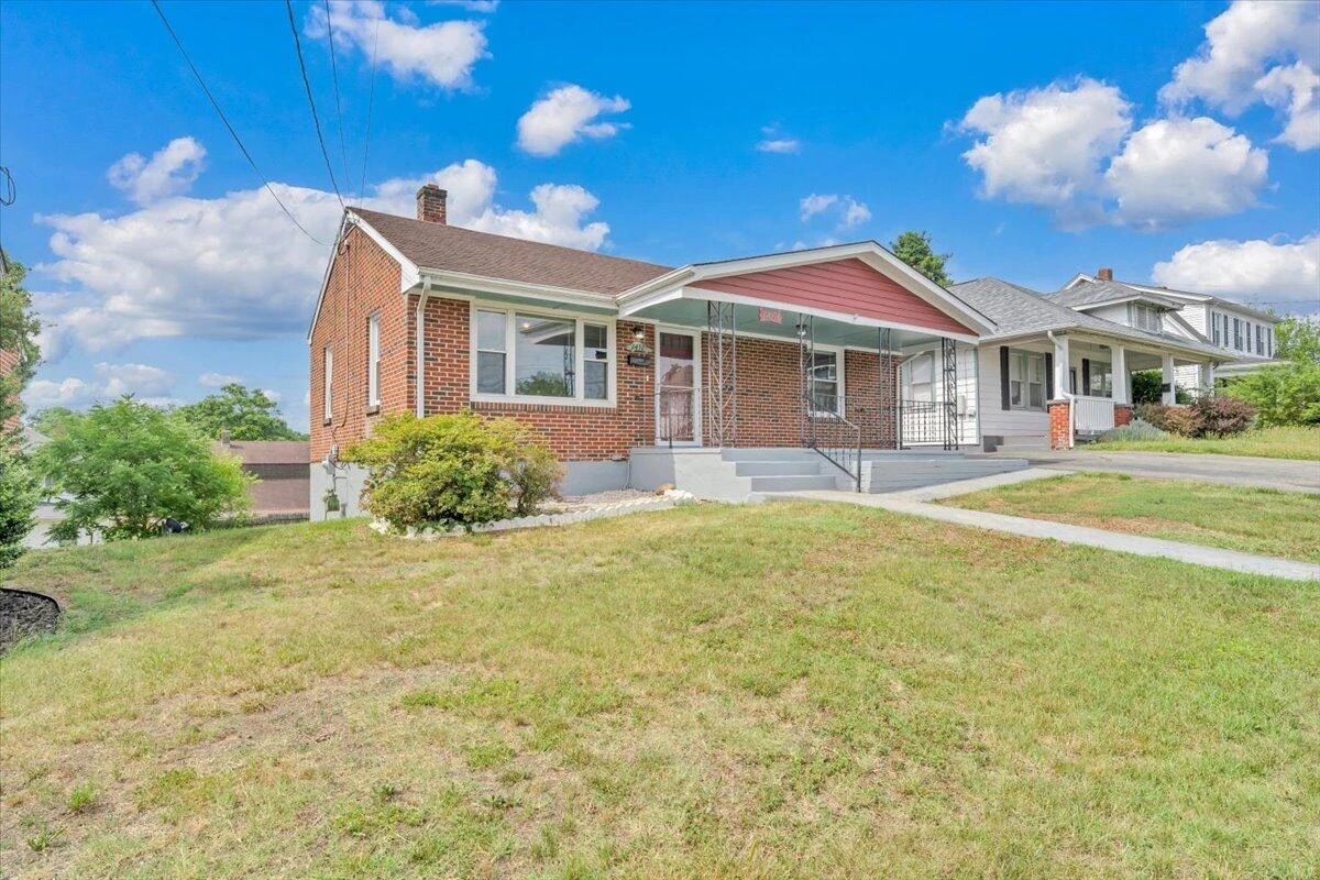 1451 Greenbrier AVE SE - Photo 27