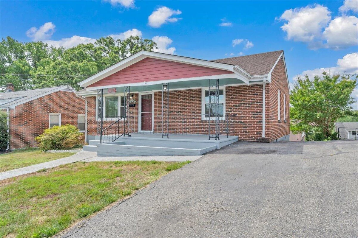 1451 Greenbrier AVE SE - Photo 29