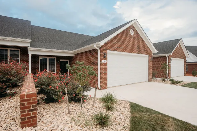 172 Villa Oak CIR