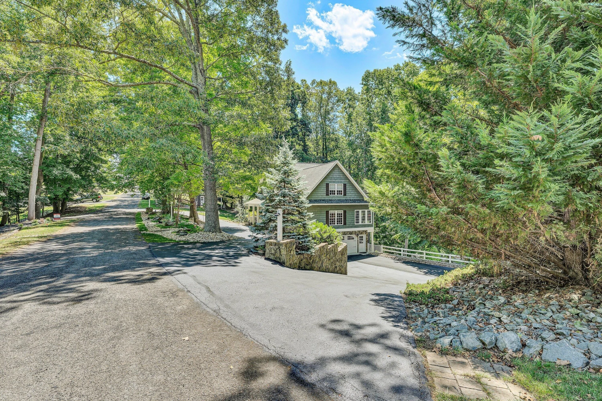 1100 Angela CT - Photo 71
