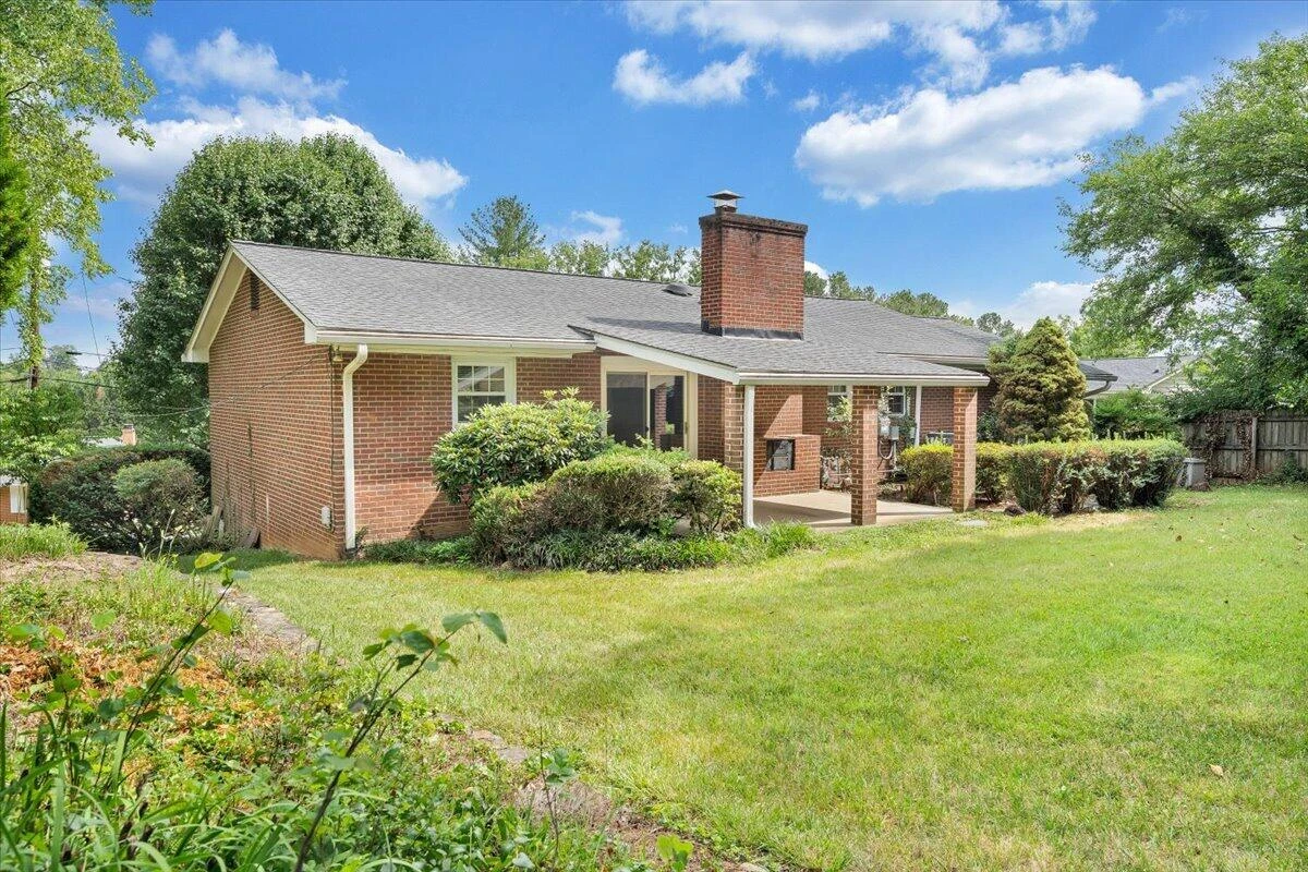 854 Peyton ST - Photo 10
