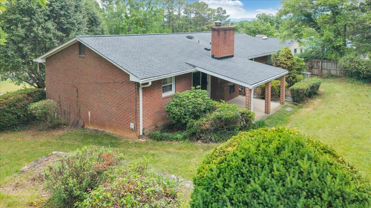 854 Peyton ST - Photo 11