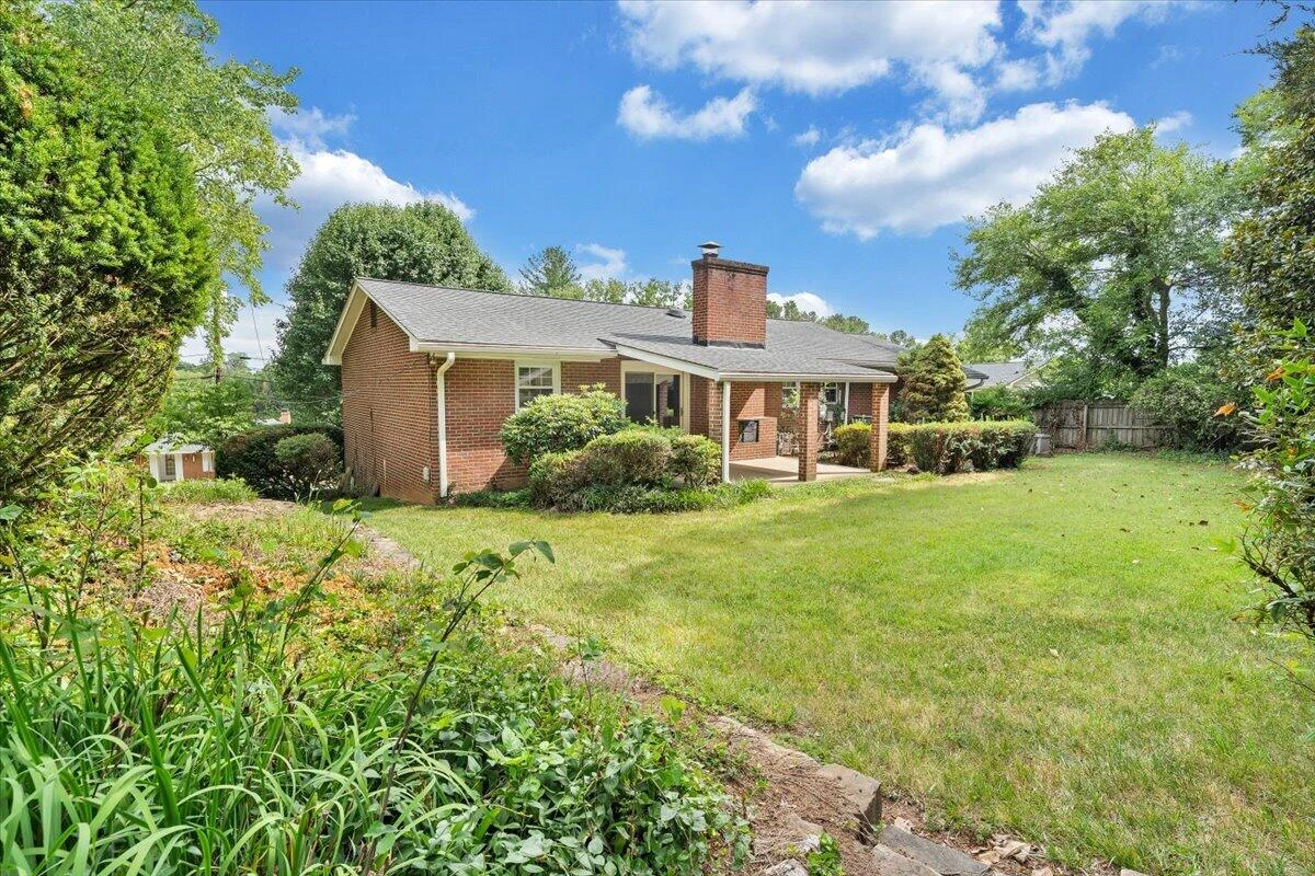 854 Peyton ST - Photo 12
