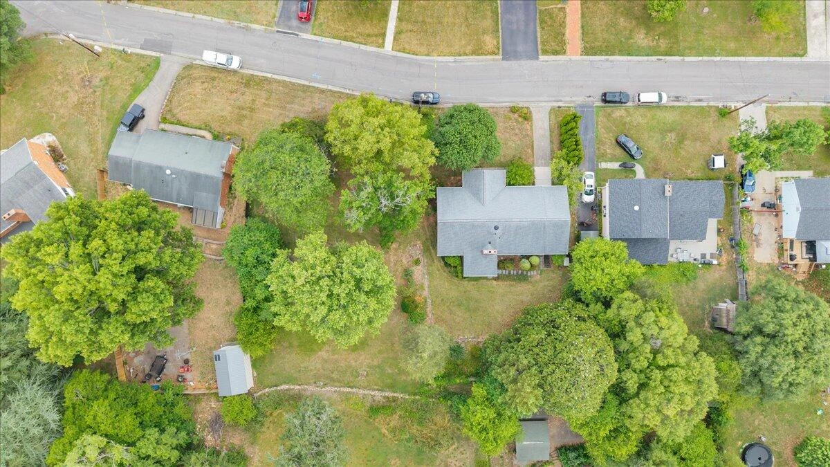 854 Peyton ST - Photo 27