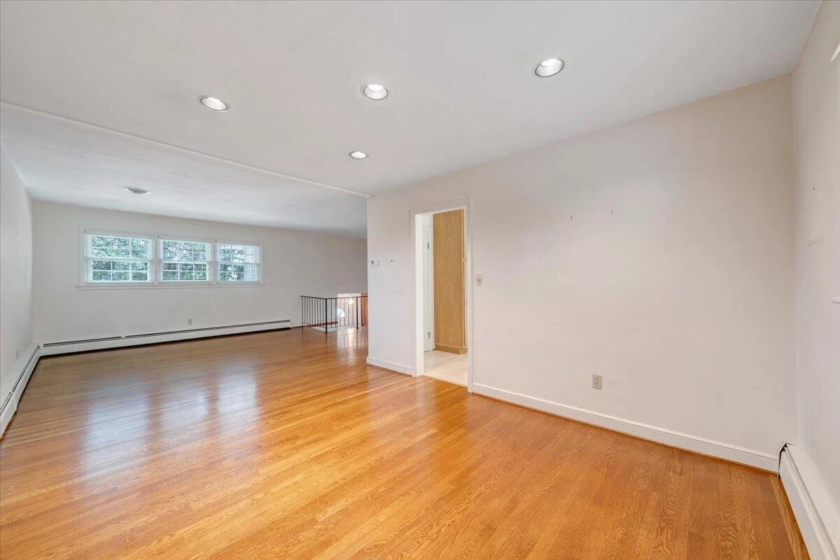 854 Peyton ST - Photo 36