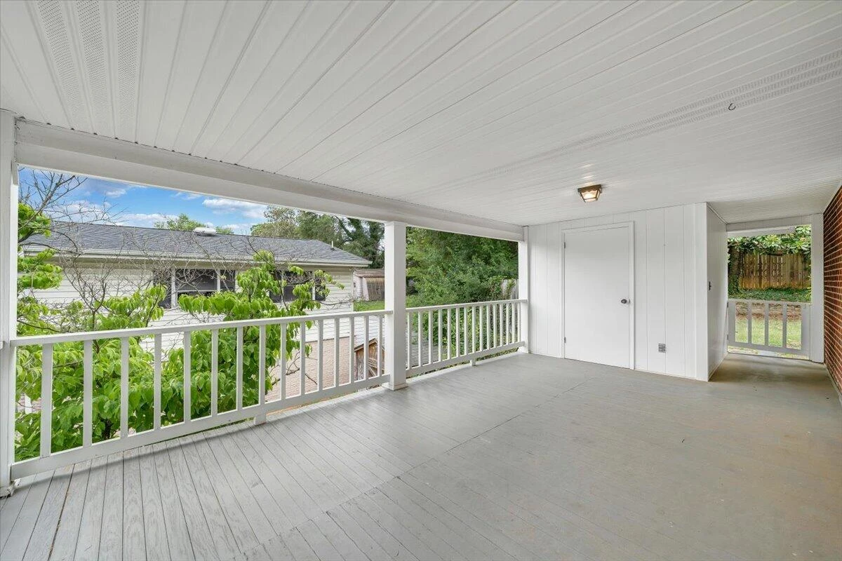 854 Peyton ST - Photo 4