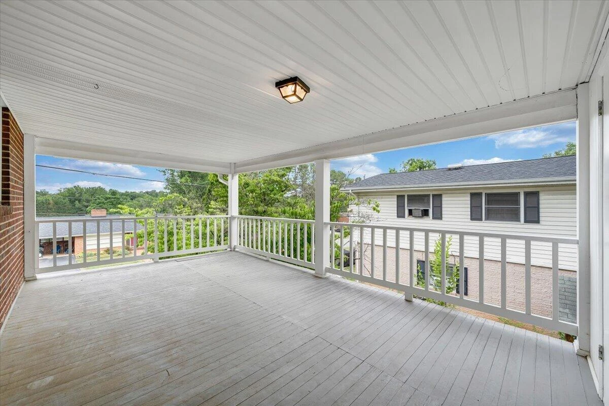 854 Peyton ST - Photo 5