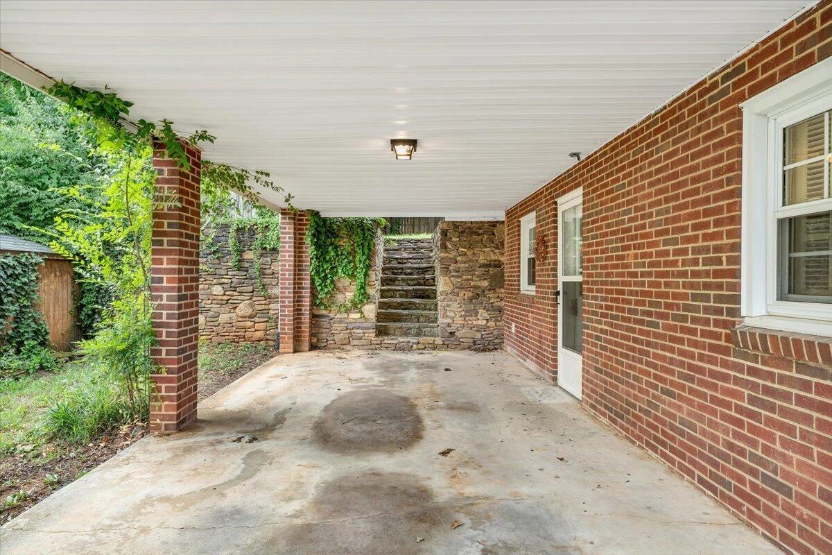 854 Peyton ST - Photo 6