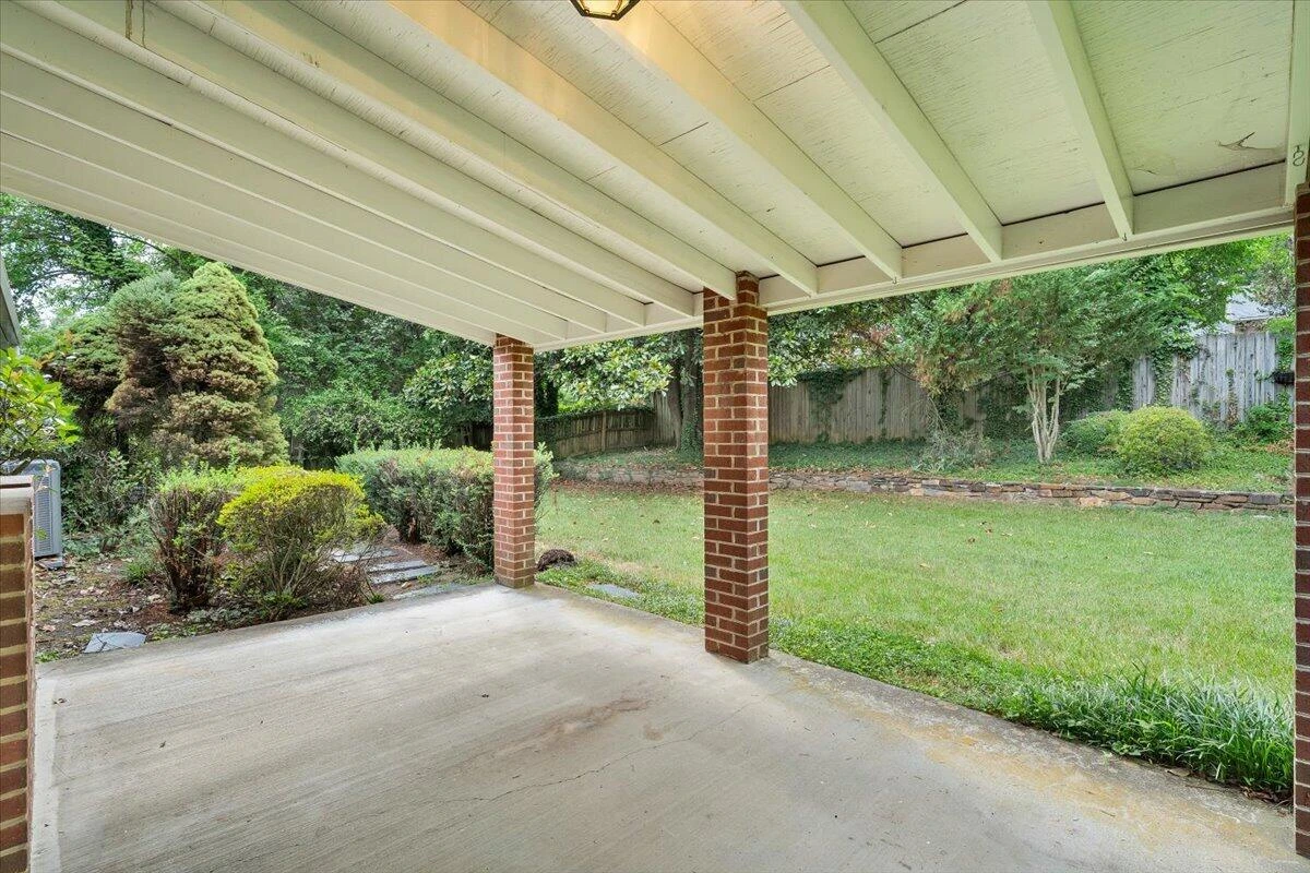 854 Peyton ST - Photo 8