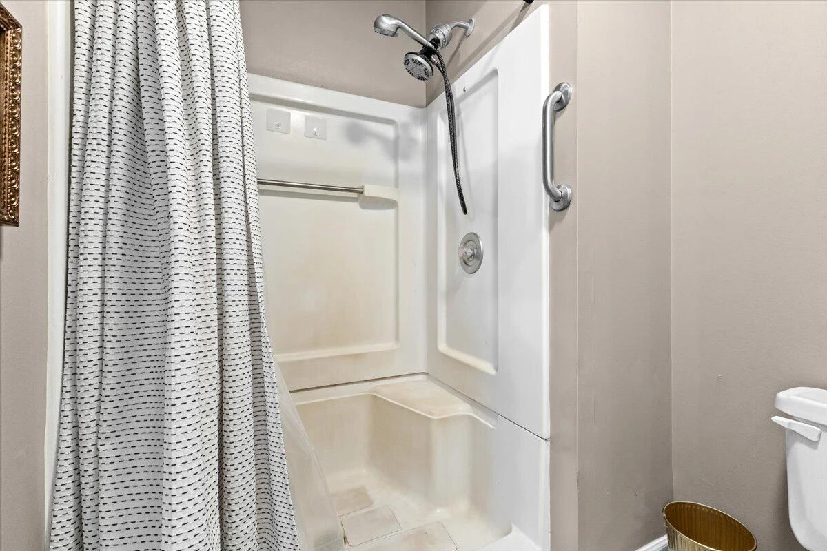 6415 Catawba Creek RD - Photo 15