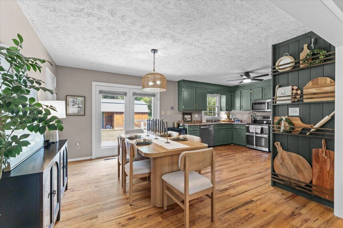 6415 Catawba Creek RD - Photo 26