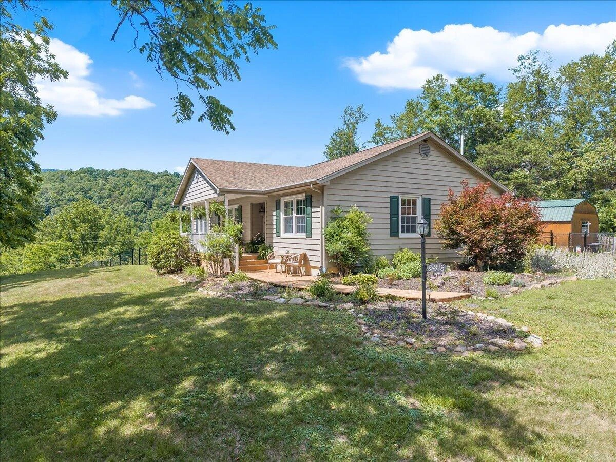 6415 Catawba Creek RD - Photo 3