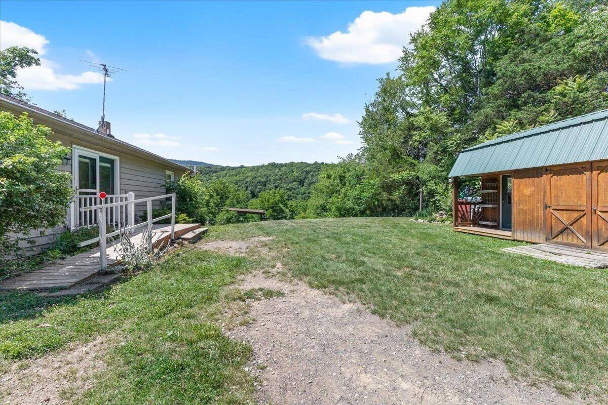 6415 Catawba Creek RD - Photo 31