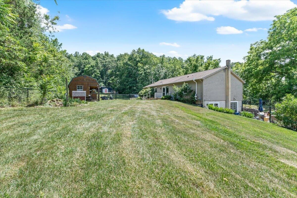 6415 Catawba Creek RD - Photo 34