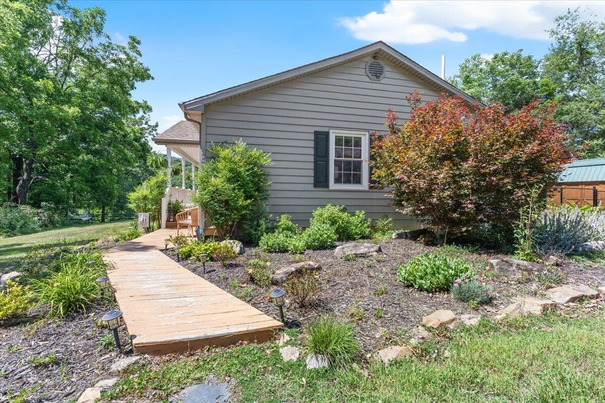 6415 Catawba Creek RD - Photo 5