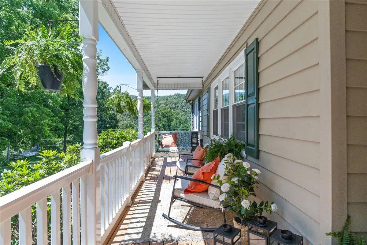 6415 Catawba Creek RD - Photo 7