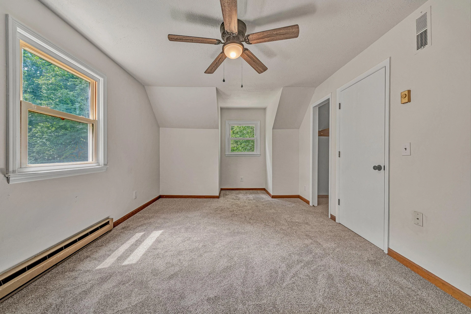 589 4th ST - Photo 14