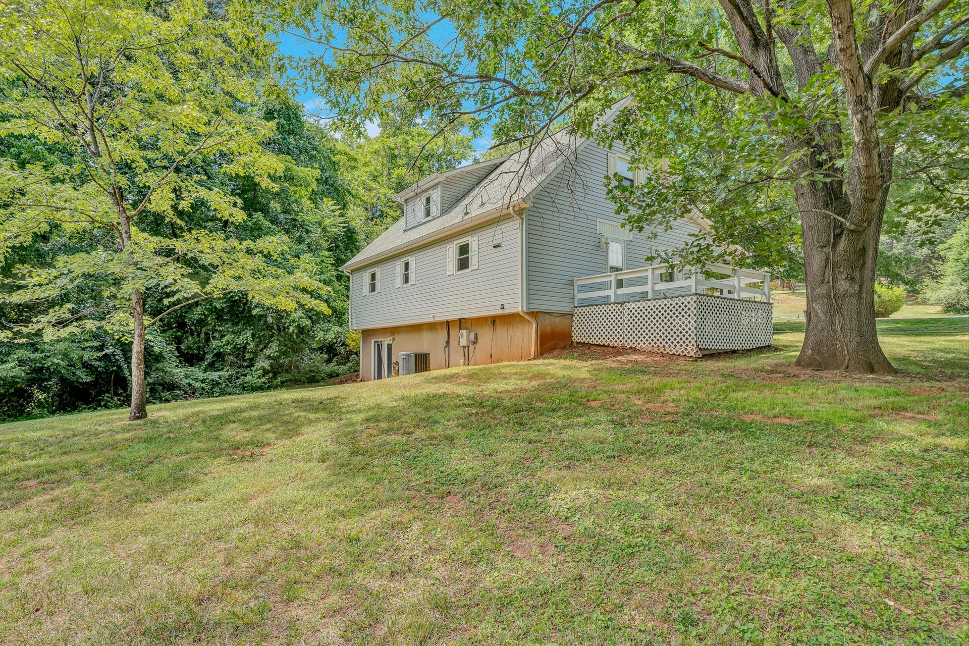 589 4th ST - Photo 23