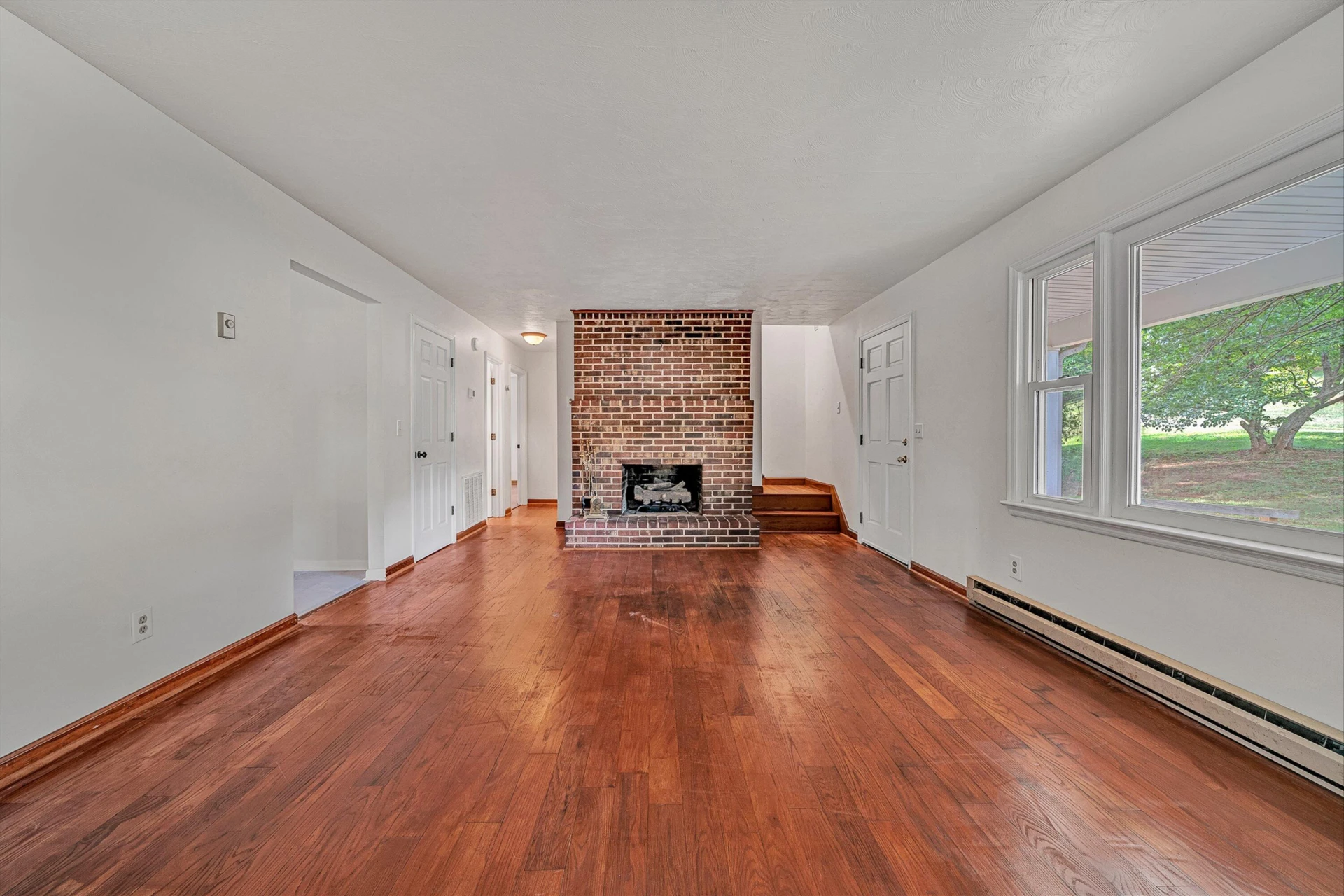 589 4th ST - Photo 4