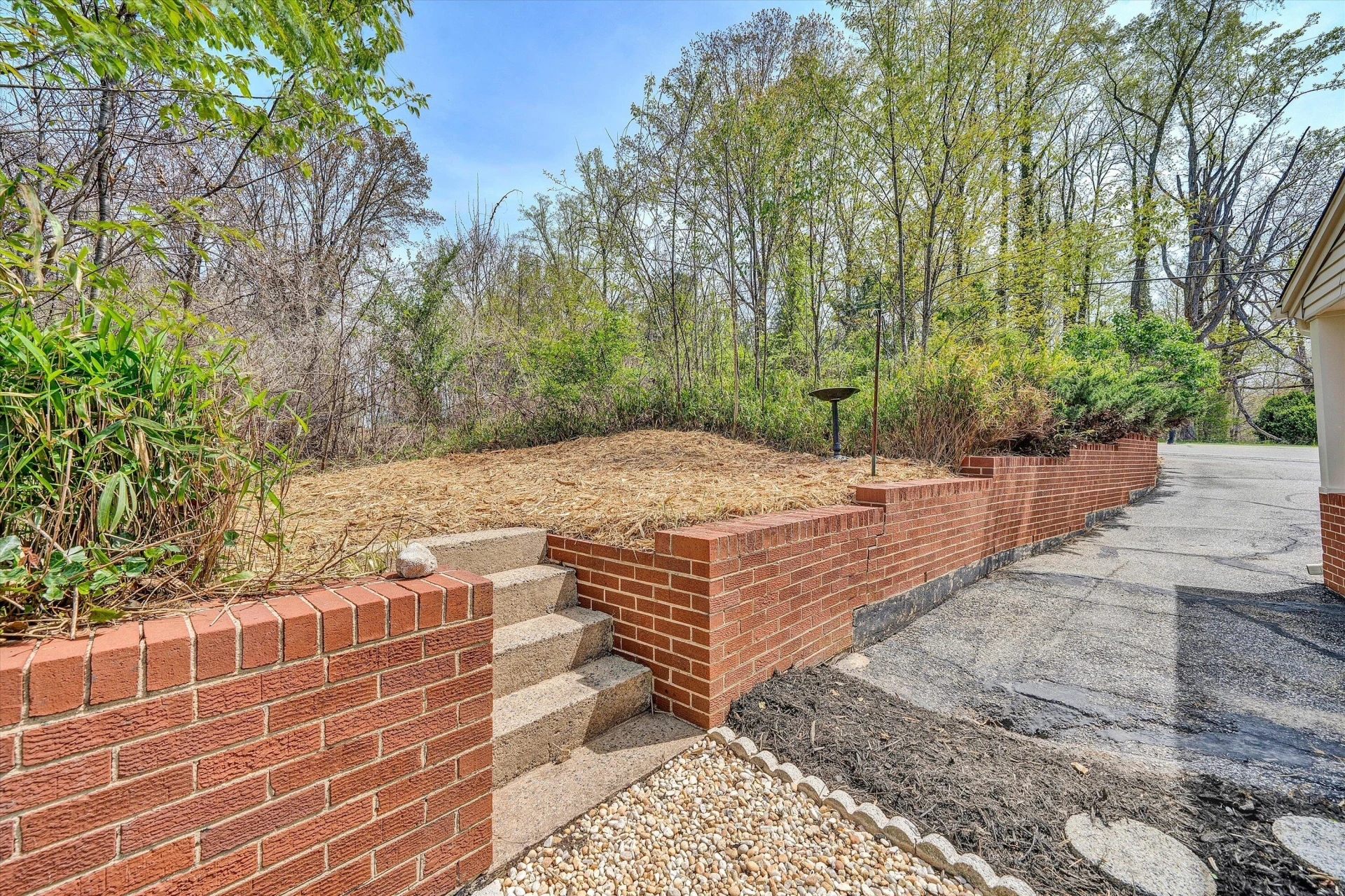 731 BASSETT HEIGHTS RD - Photo 31