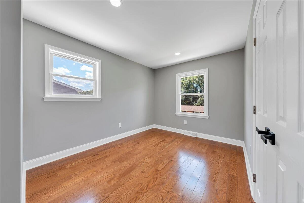 823 Brownwood DR NW - Photo 14