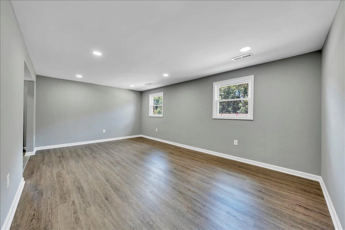 823 Brownwood DR NW - Photo 16
