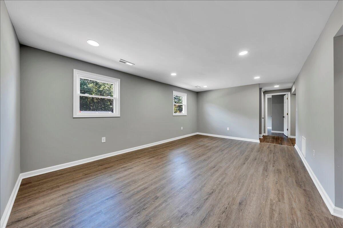 823 Brownwood DR NW - Photo 17