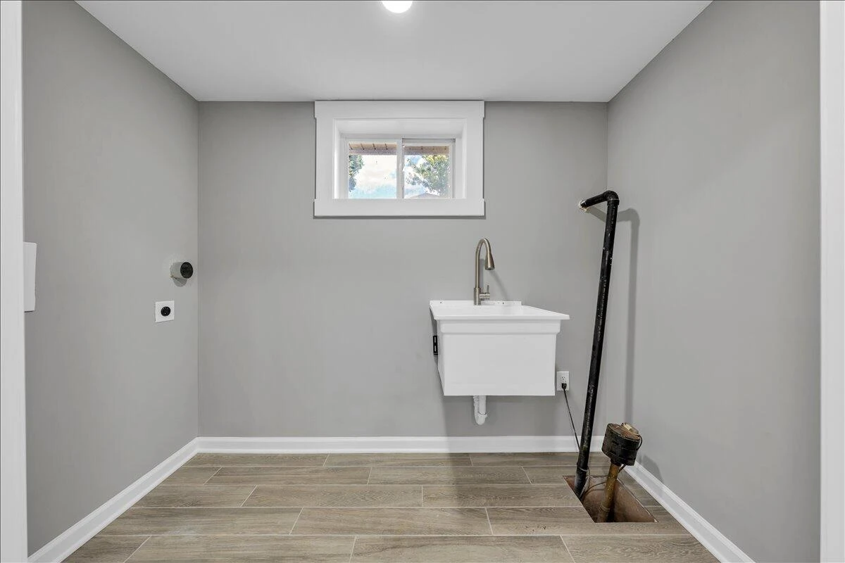 823 Brownwood DR NW - Photo 23