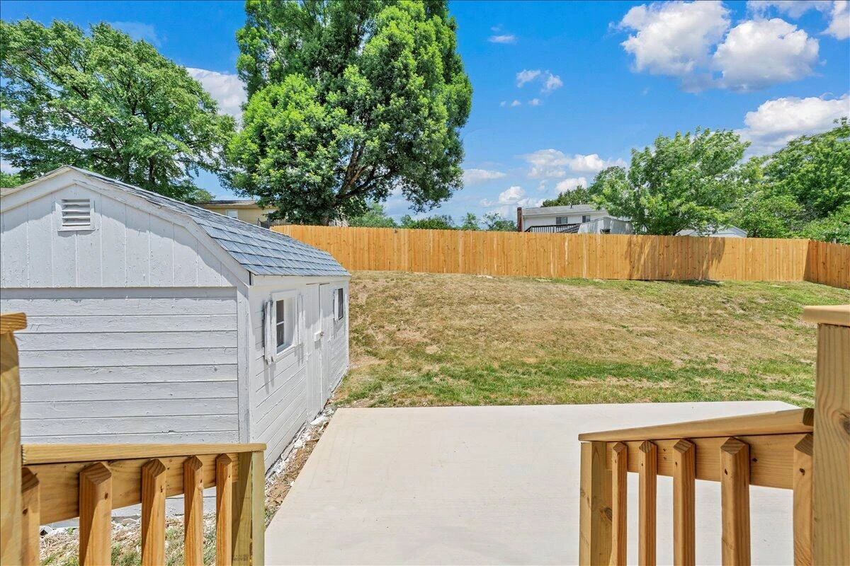 823 Brownwood DR NW - Photo 25