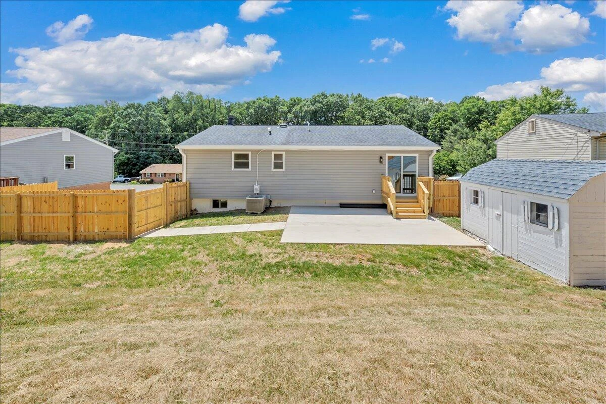 823 Brownwood DR NW - Photo 28