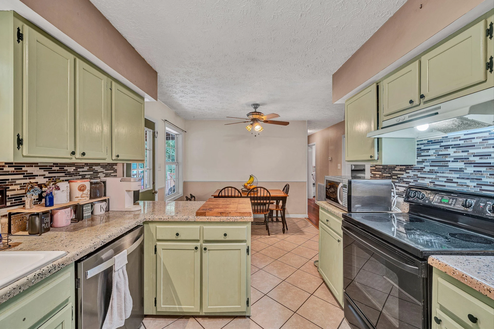1145 FARMINGTON RD - Photo 10