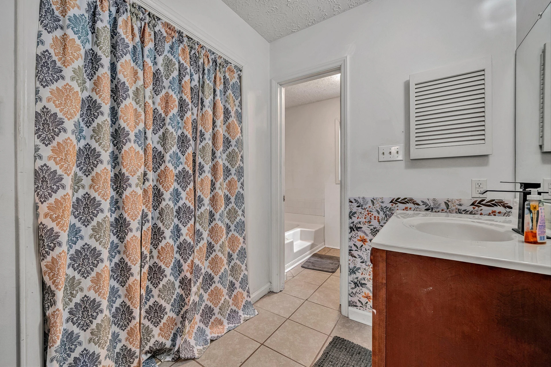 1145 FARMINGTON RD - Photo 18