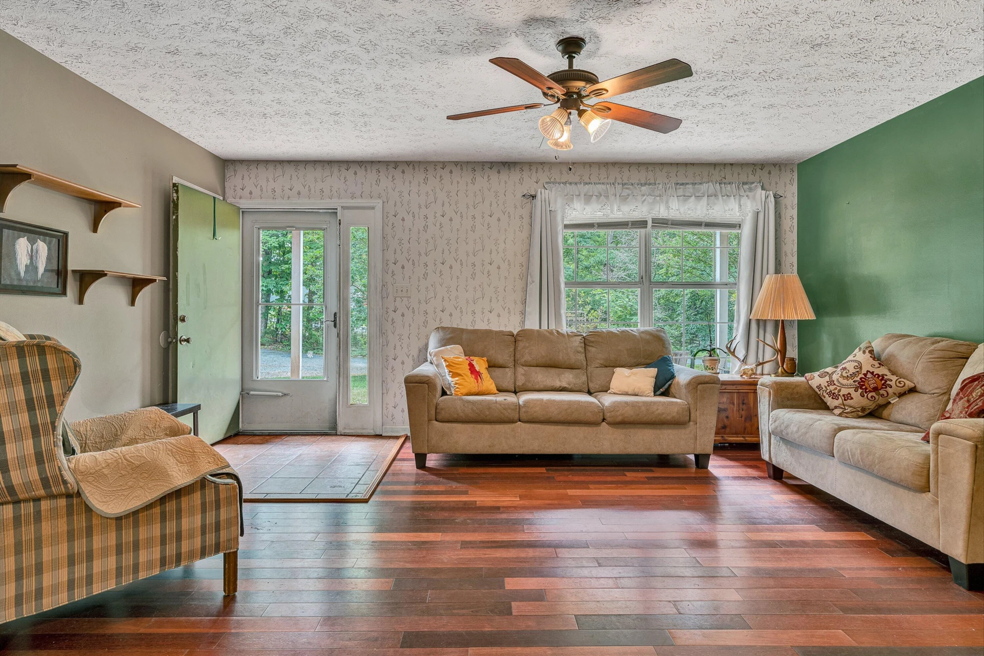 1145 FARMINGTON RD - Photo 4