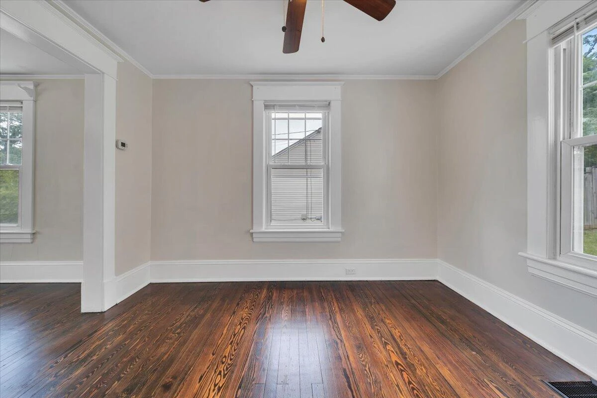 1364 Rose AVE SE - Photo 13