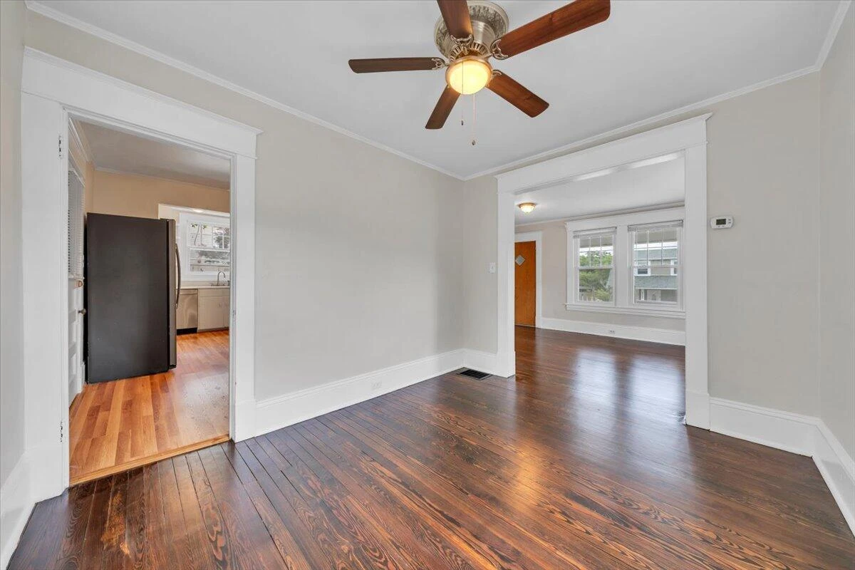 1364 Rose AVE SE - Photo 14
