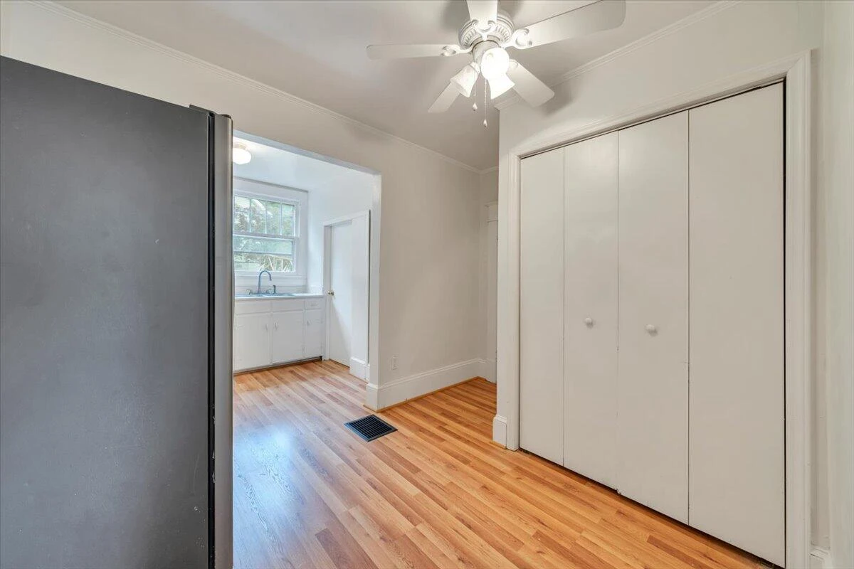 1364 Rose AVE SE - Photo 15