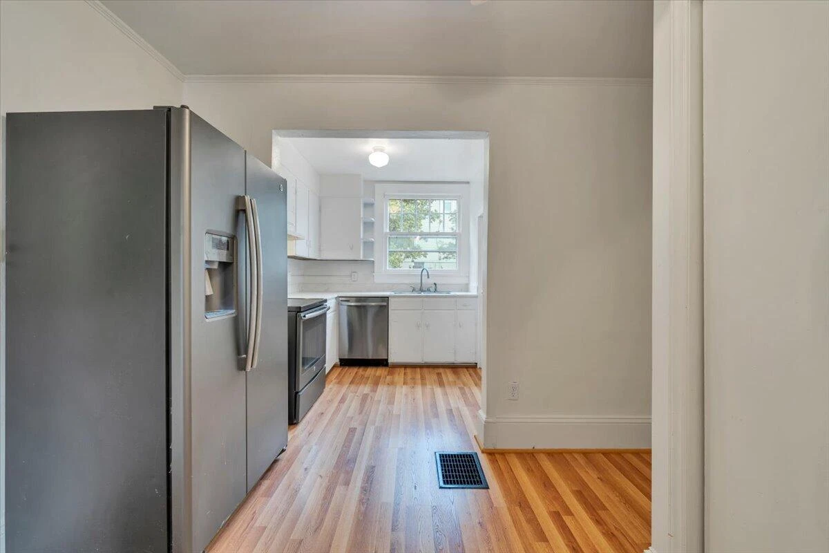 1364 Rose AVE SE - Photo 17