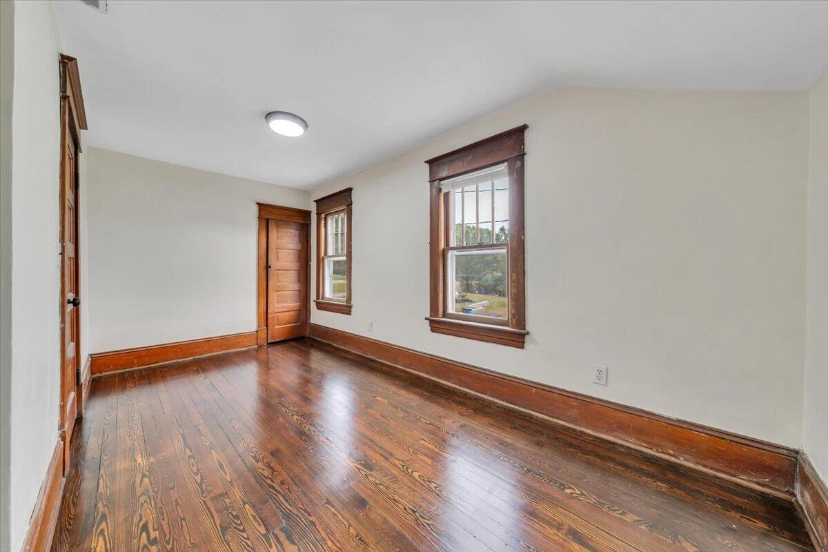 1364 Rose AVE SE - Photo 24