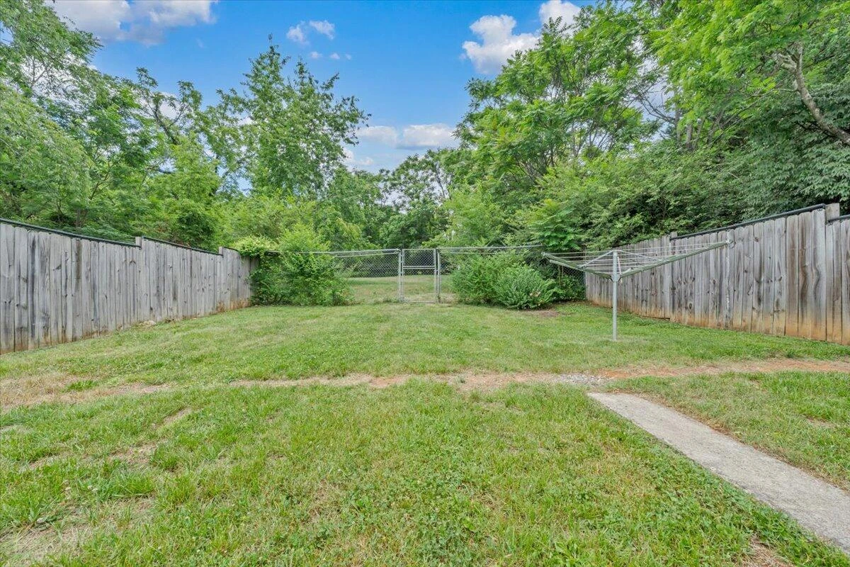 1364 Rose AVE SE - Photo 30
