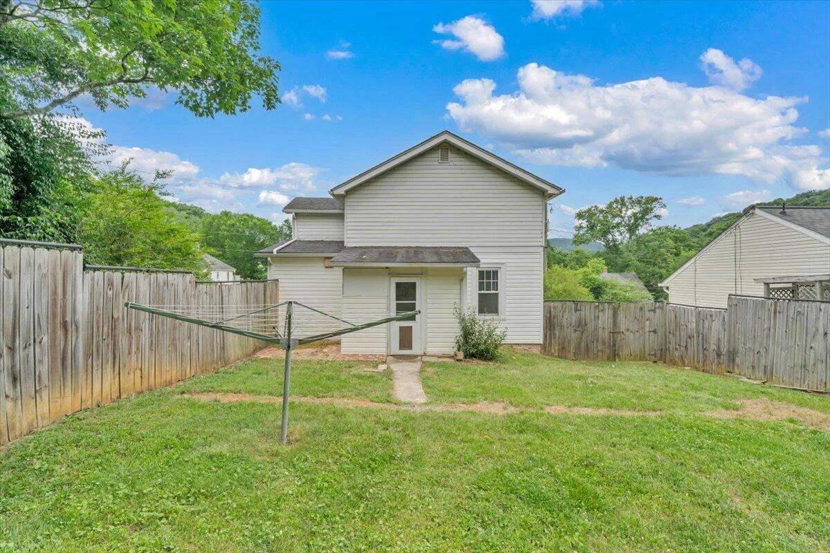 1364 Rose AVE SE - Photo 34