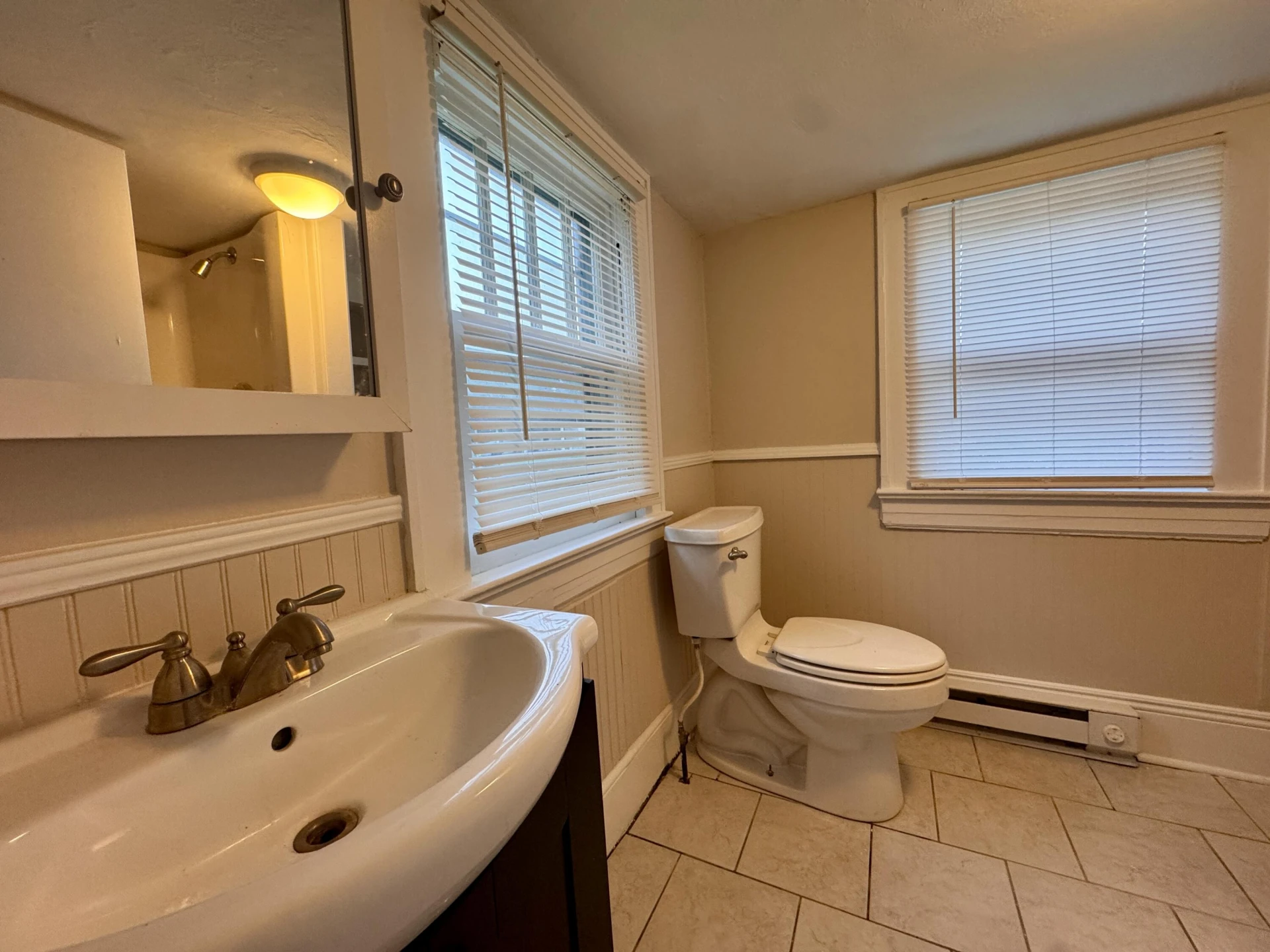 1364 Rose AVE SE - Photo 23