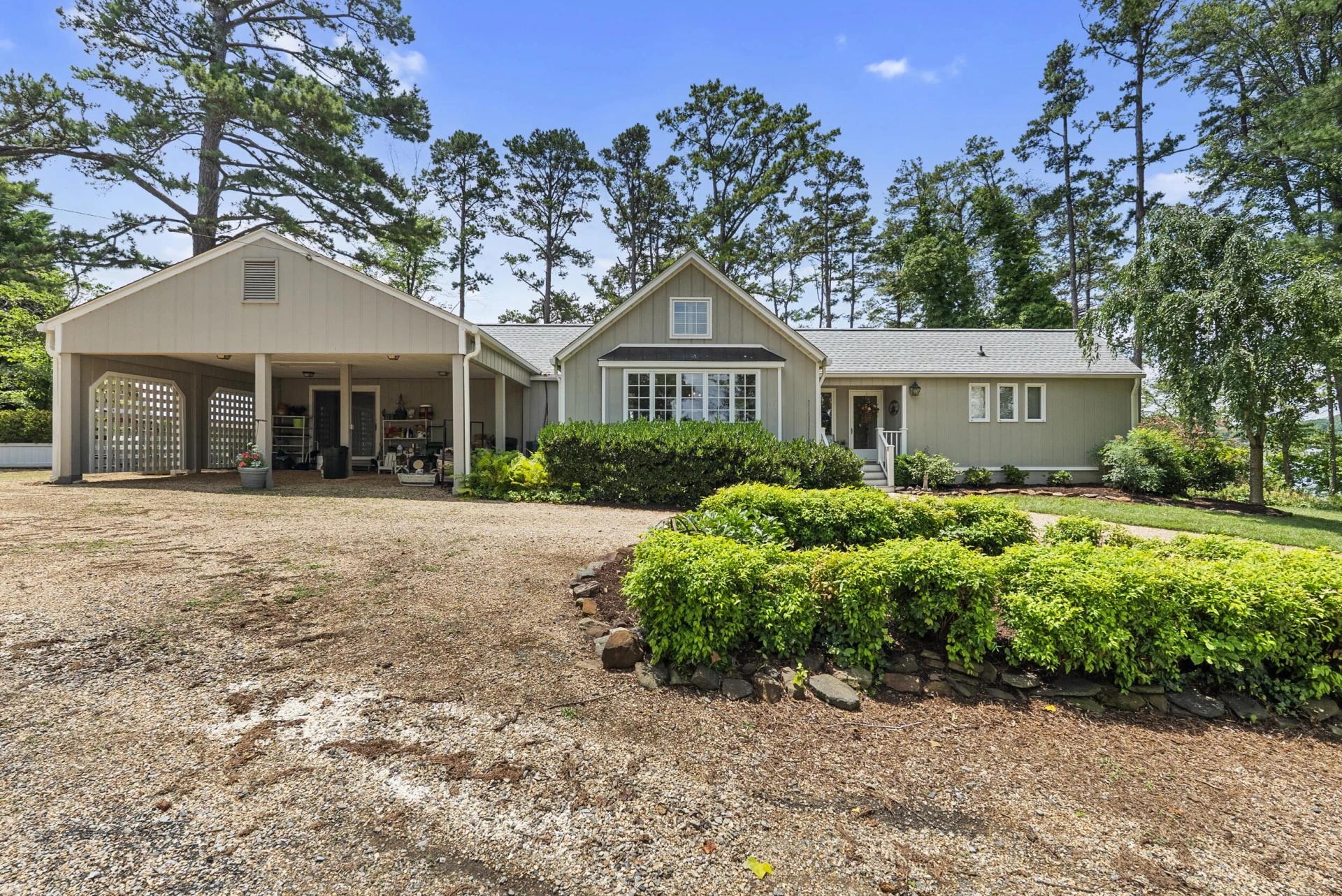 459 Hillcrest Heights DR