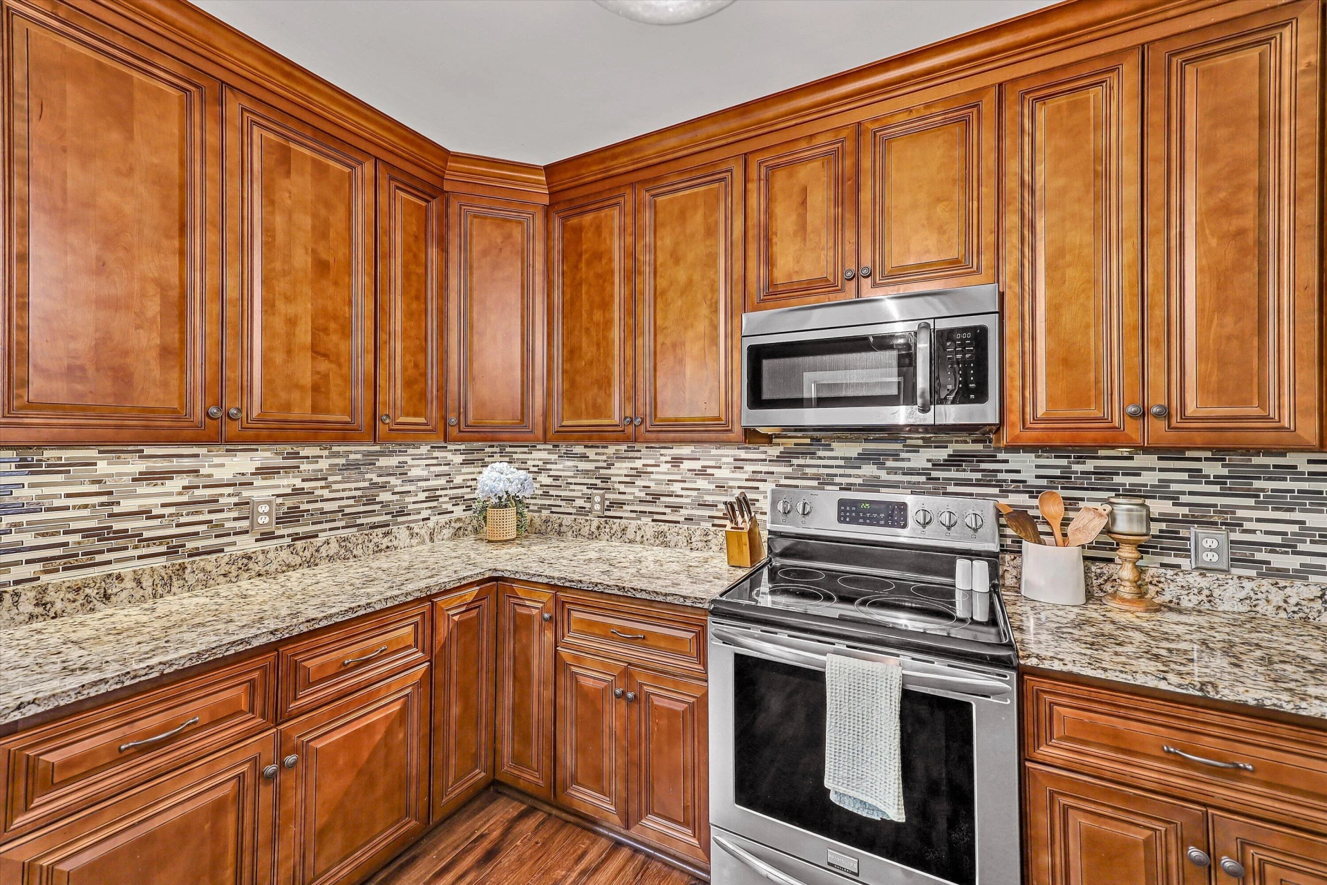 885 S MAIN ST - Photo 23