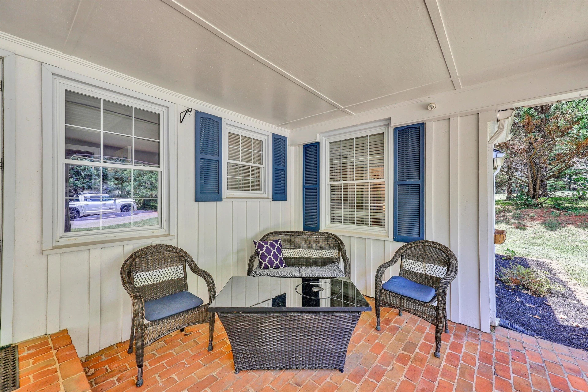 885 S MAIN ST - Photo 4