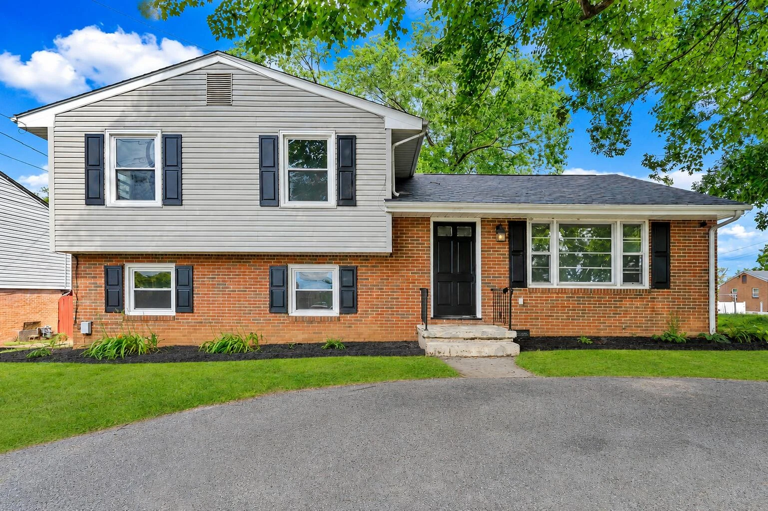 678 E Augusta AVE
